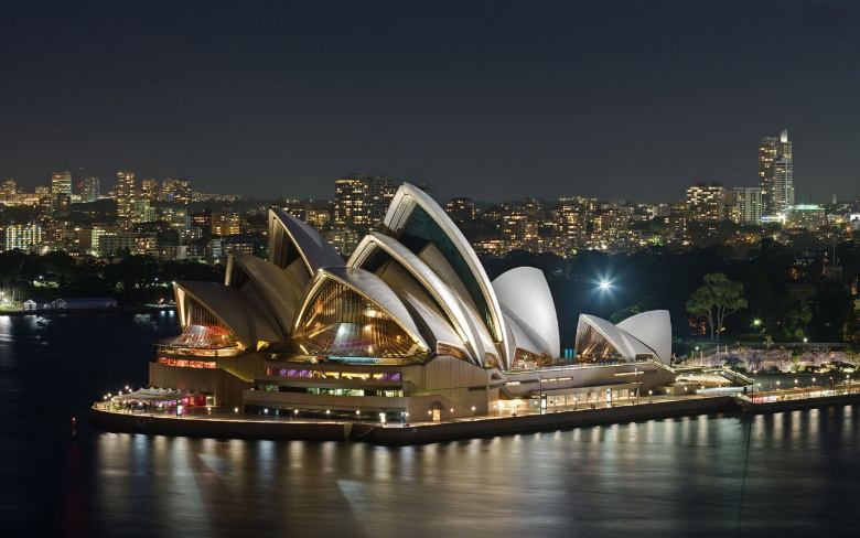 Sydney opera house at night