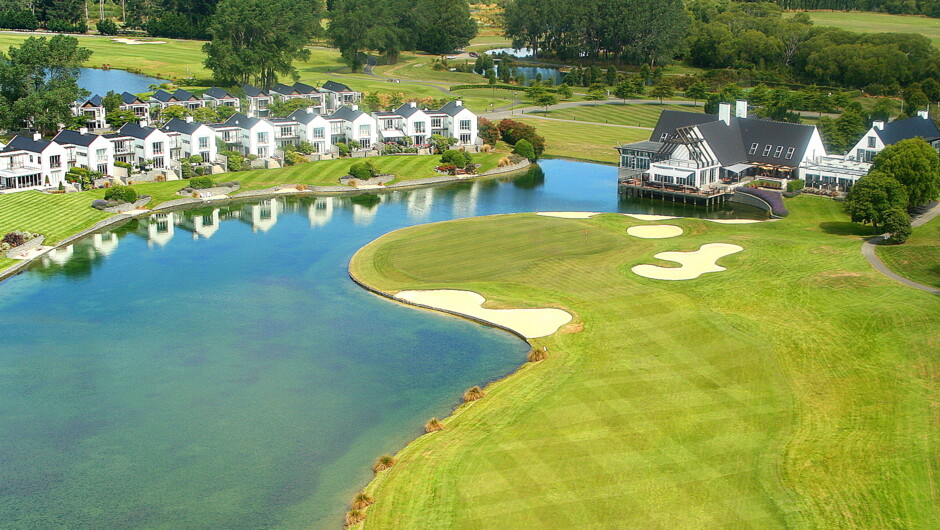 An aerial pic of the 18th on Clearwater Golf Course